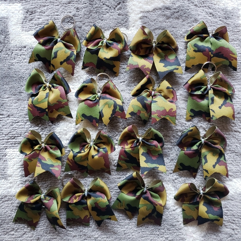 Army cheer bow keychain bundle!